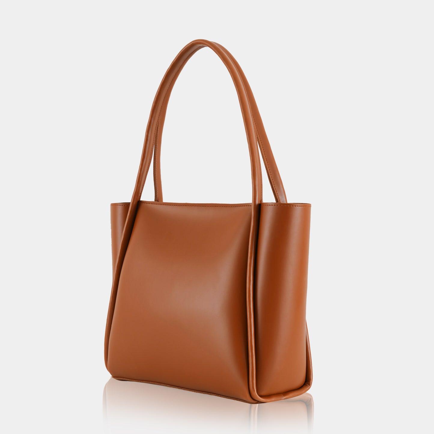 Piping tote bag.